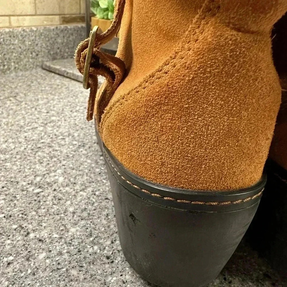 Crocs Tan Winter boots Suede with Knit Fold over cuffs Buckle Accent size 9 - Picture 4 of 10